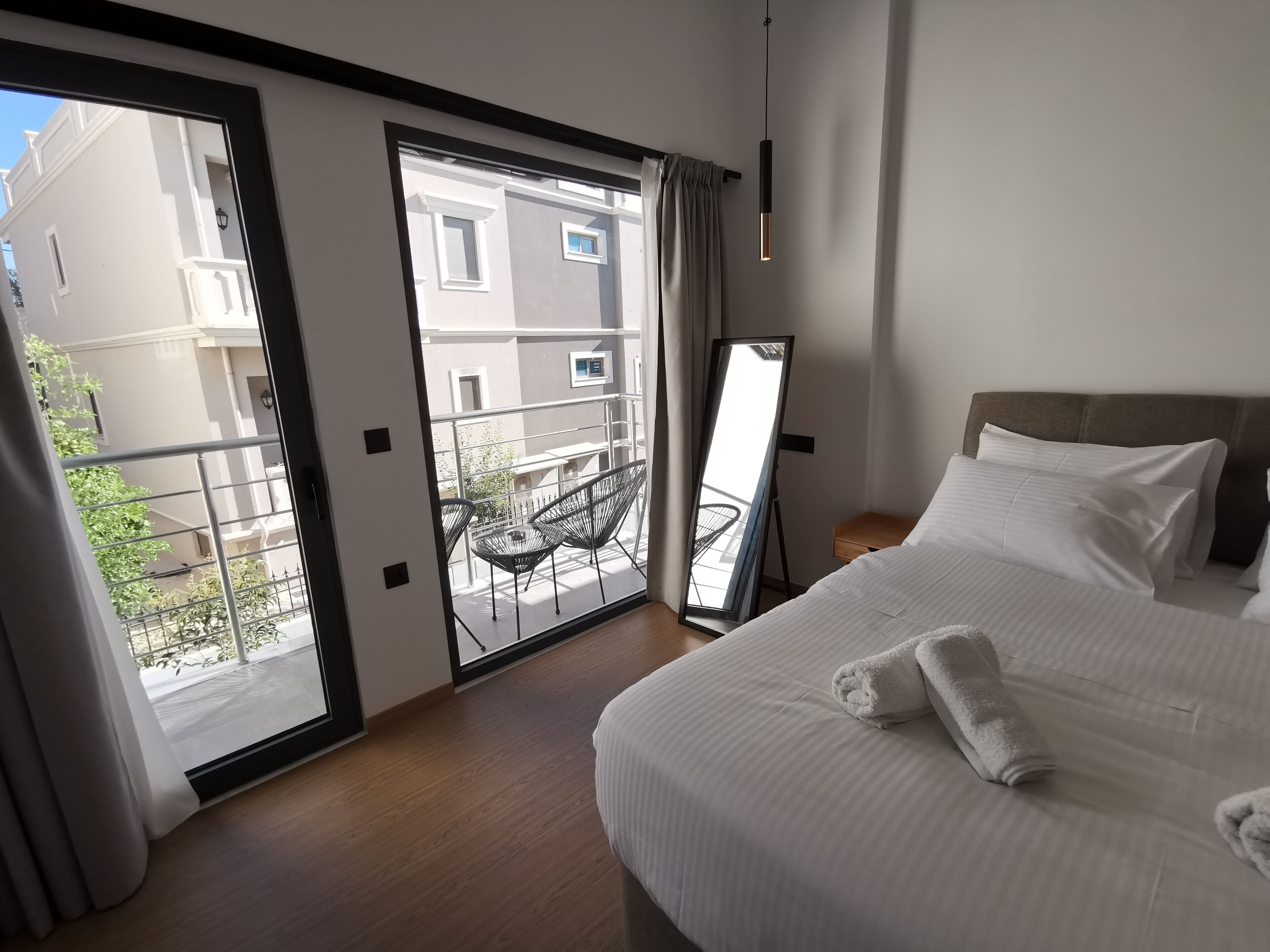 Nek Suites