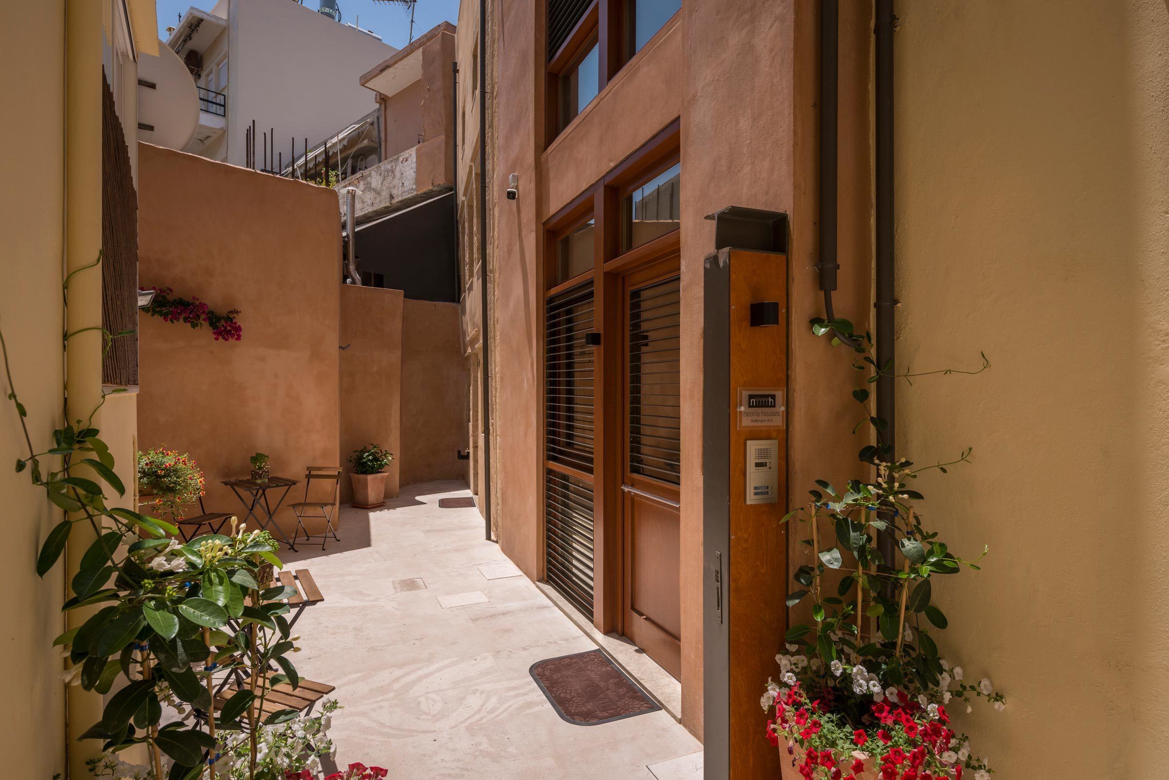 Neoria Houses