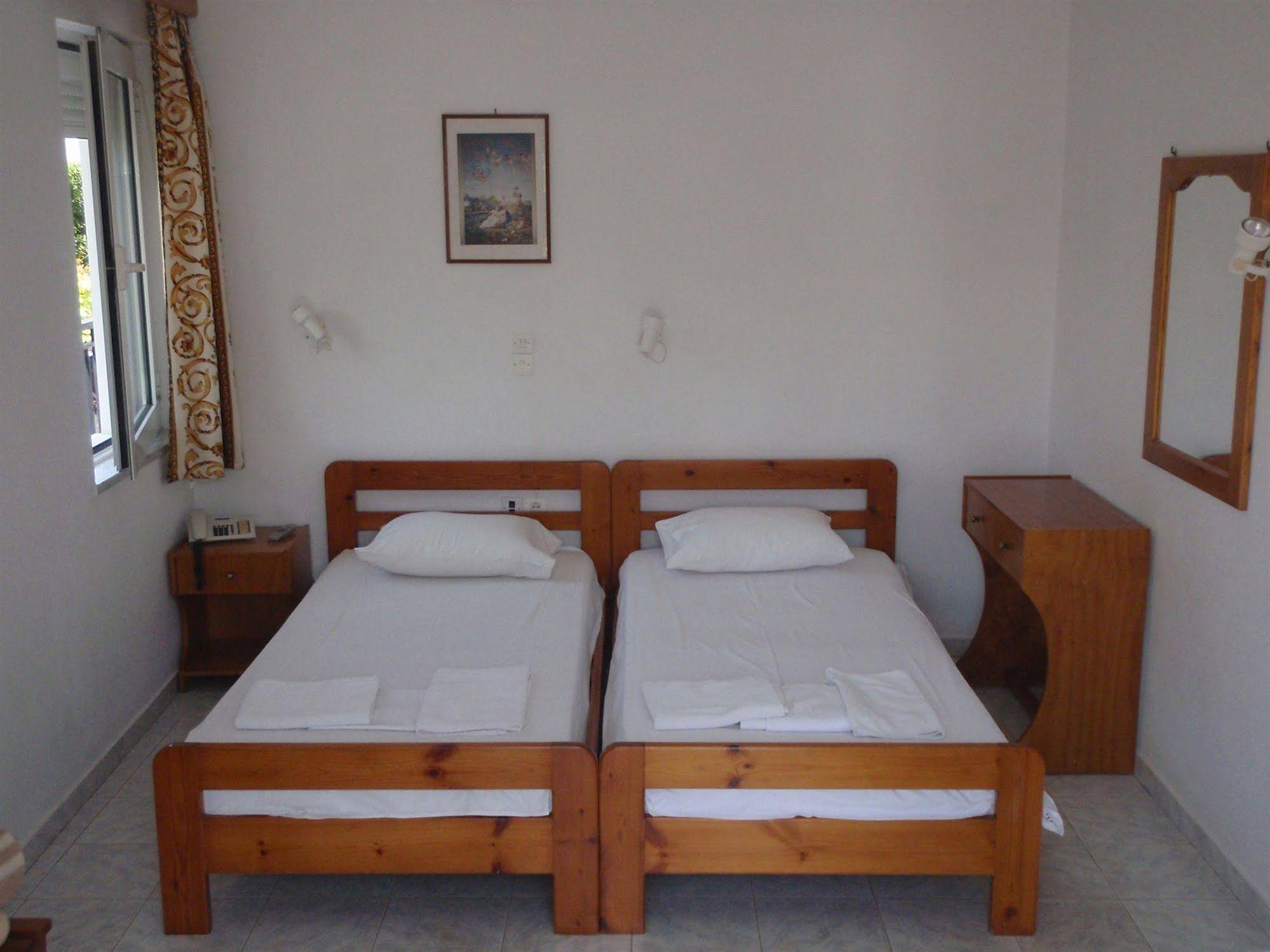 Niriis Hotel