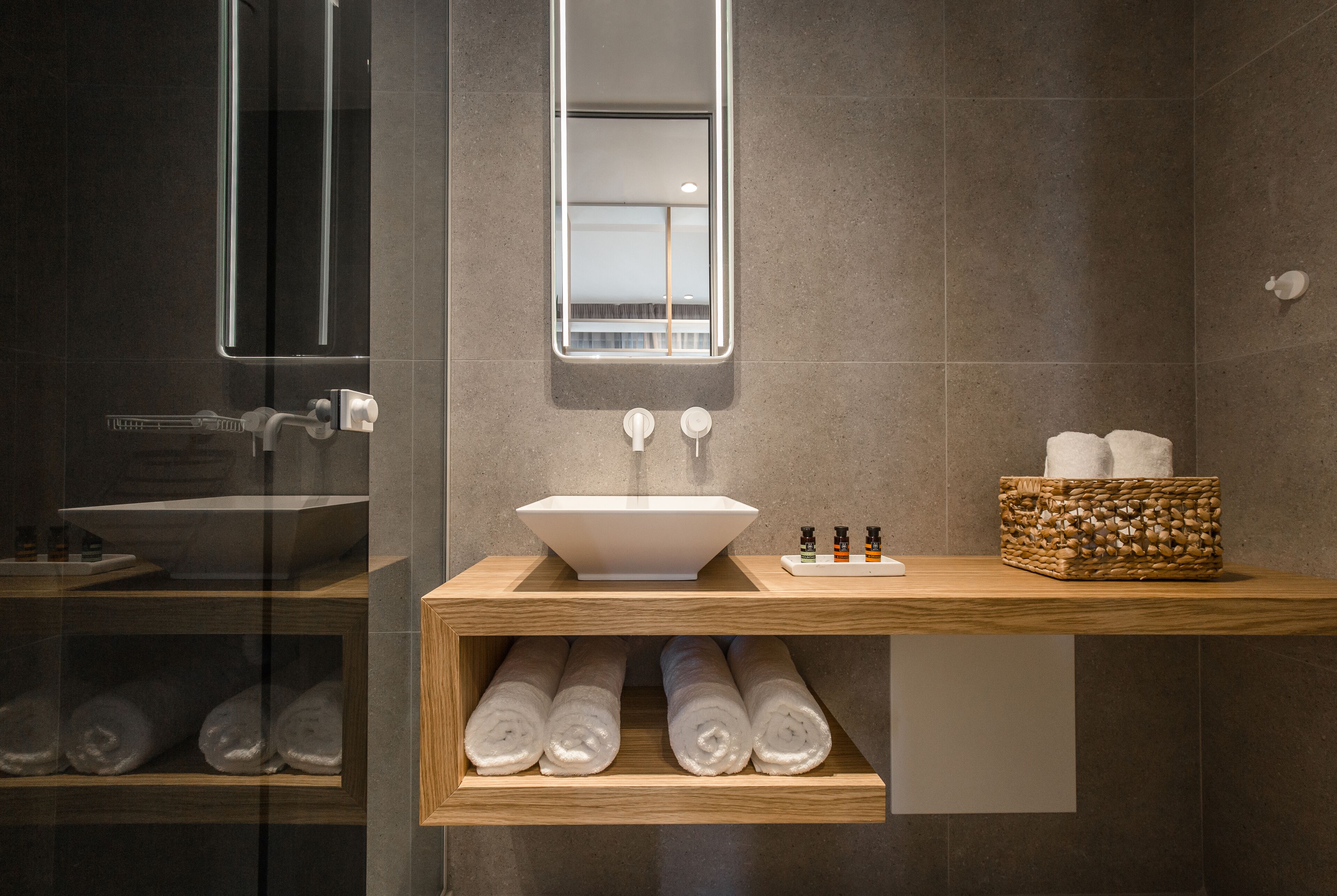Noemie Luxury Suites
