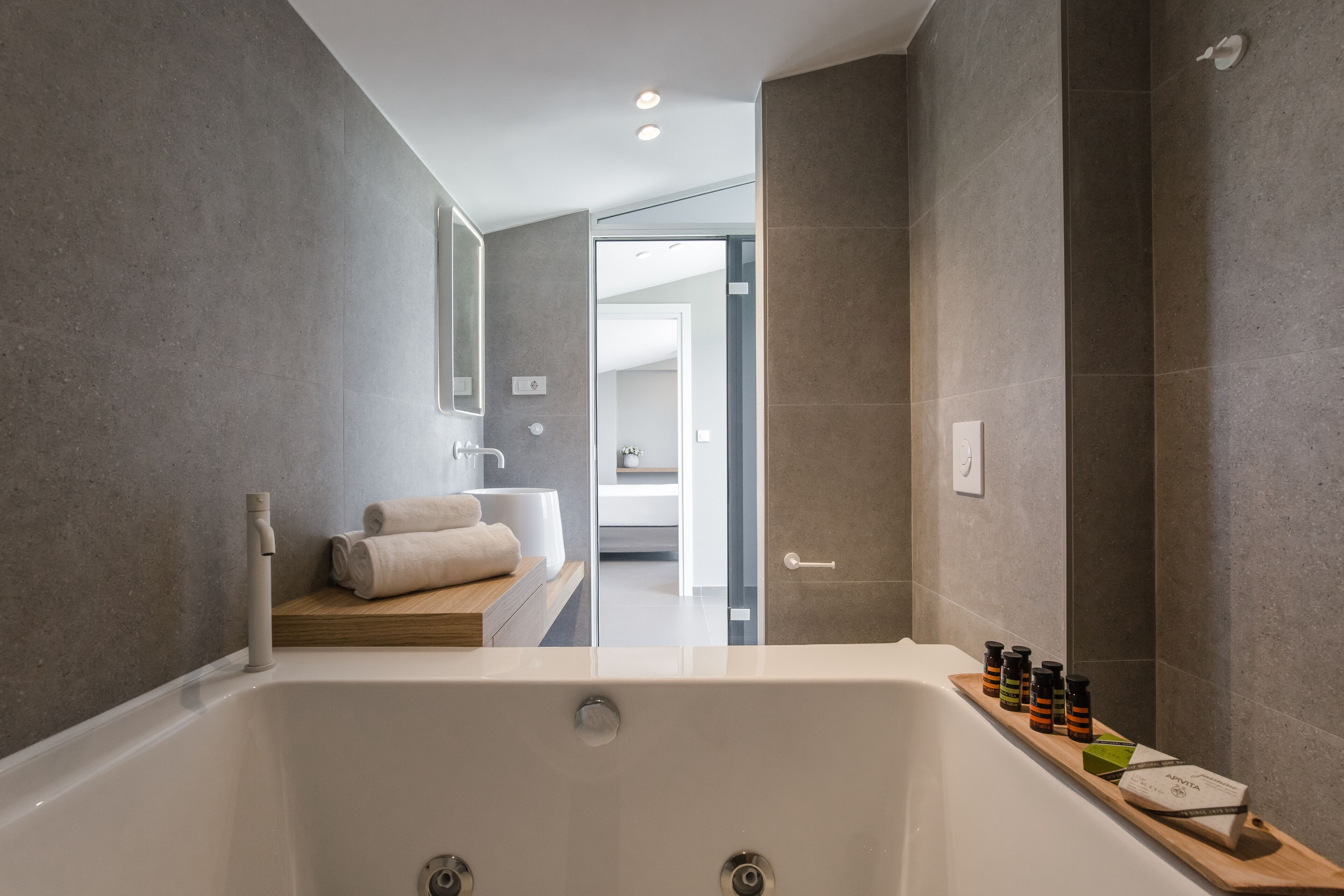 Noemie Luxury Suites