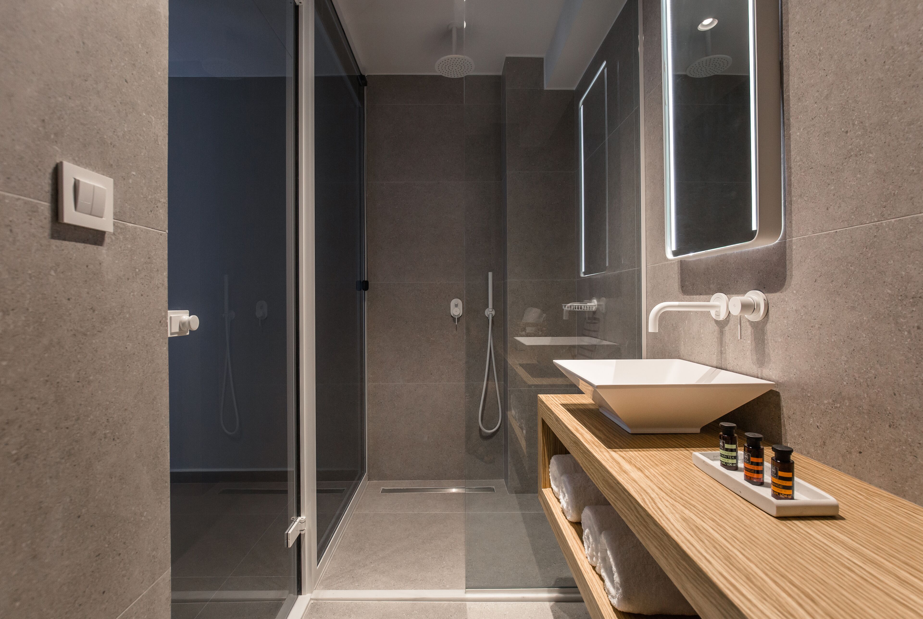 Noemie Luxury Suites