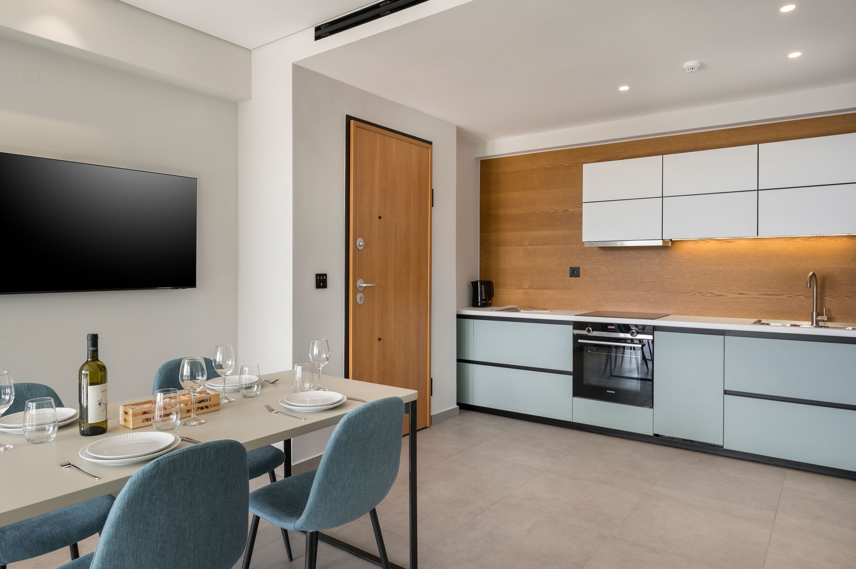 Ostrakon Suites