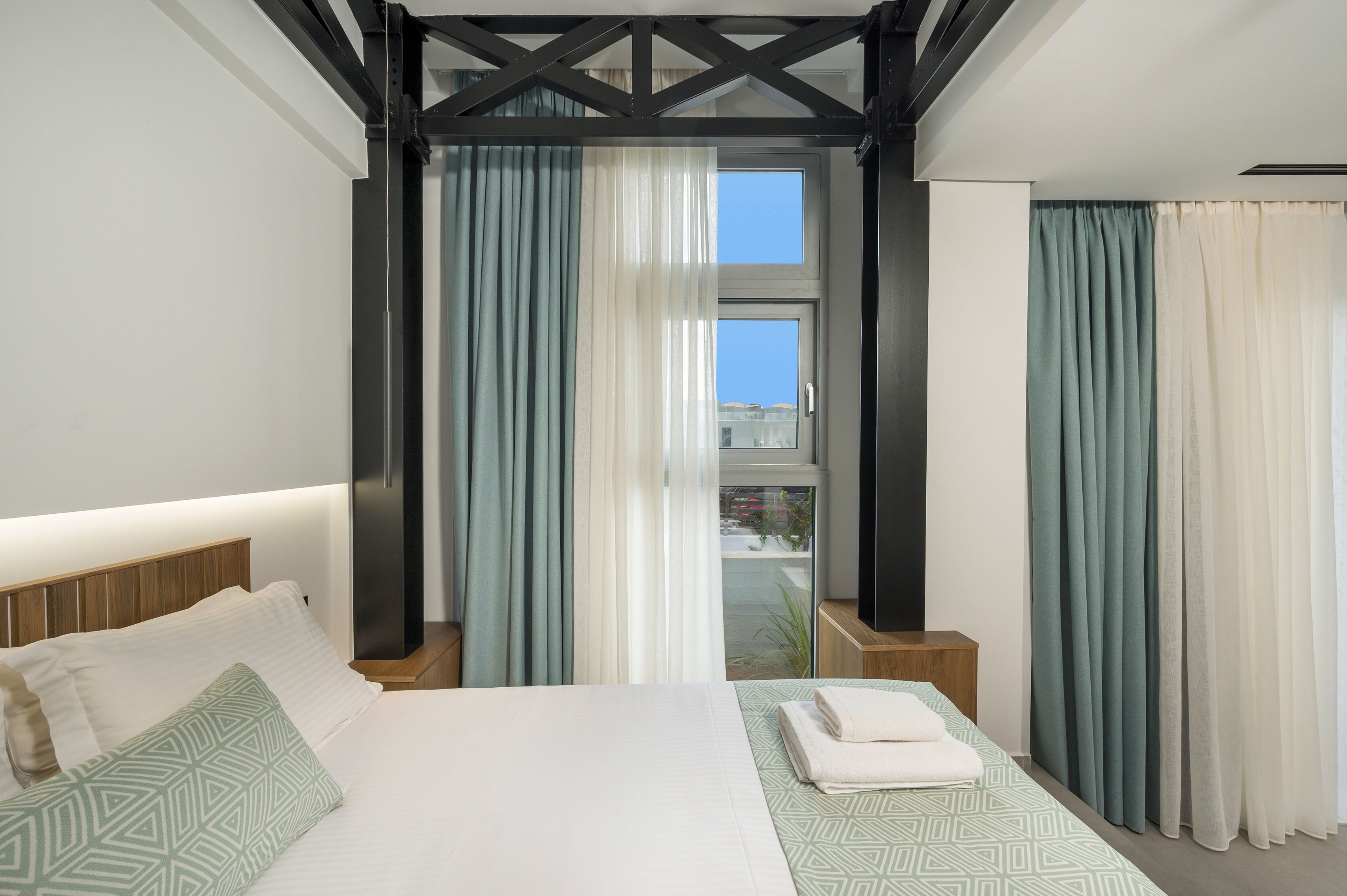 Ostrakon Suites