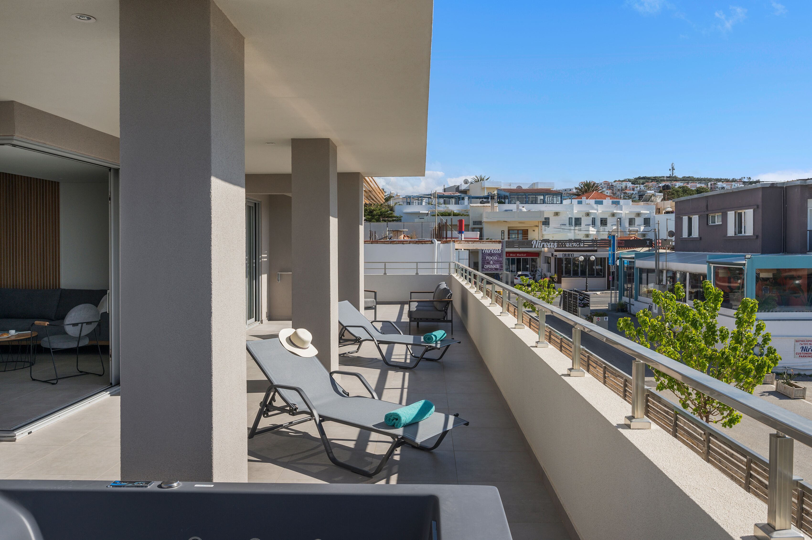 Ostrakon Suites