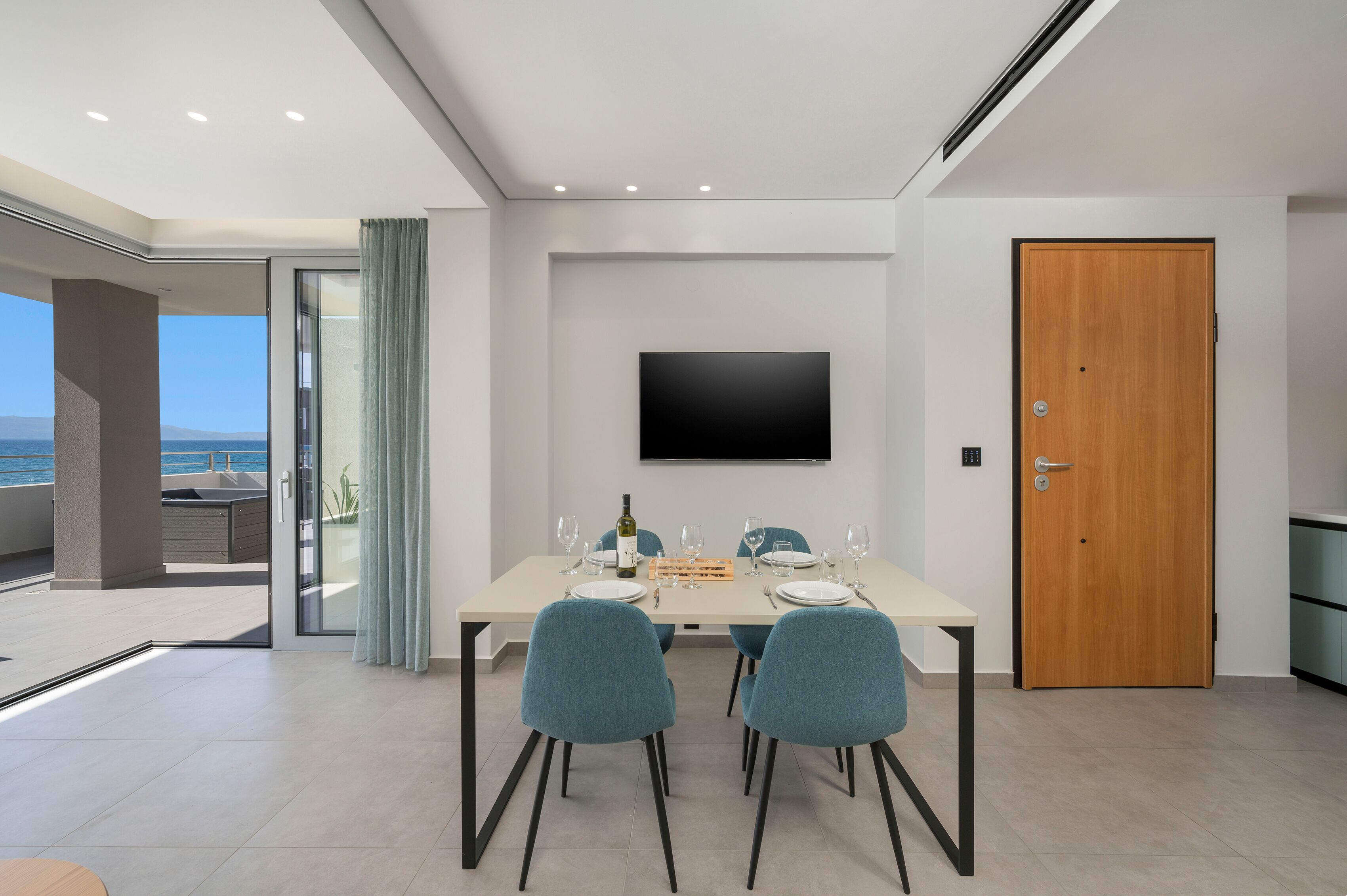 Ostrakon Suites