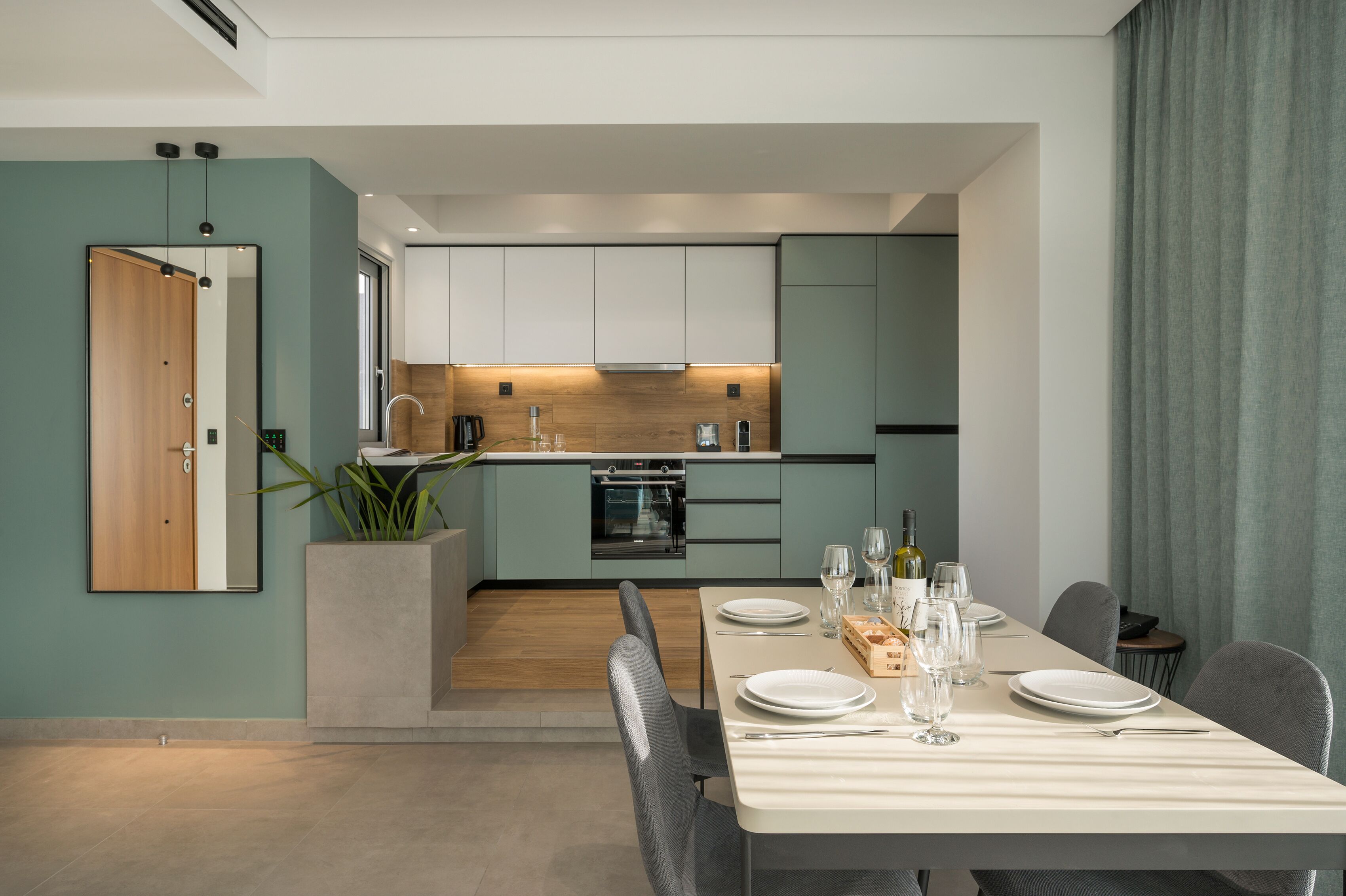Ostrakon Suites