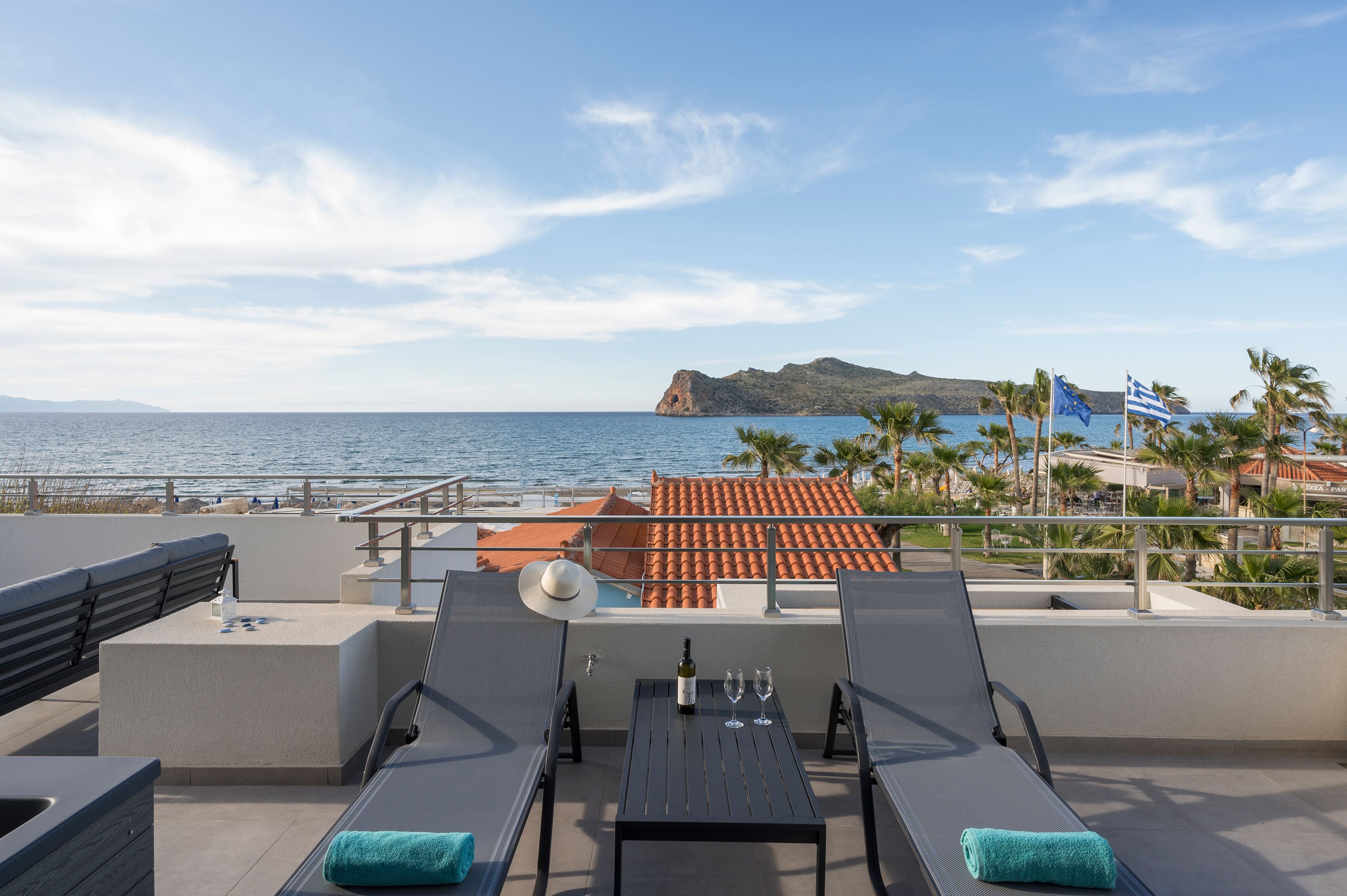 Ostrakon Suites