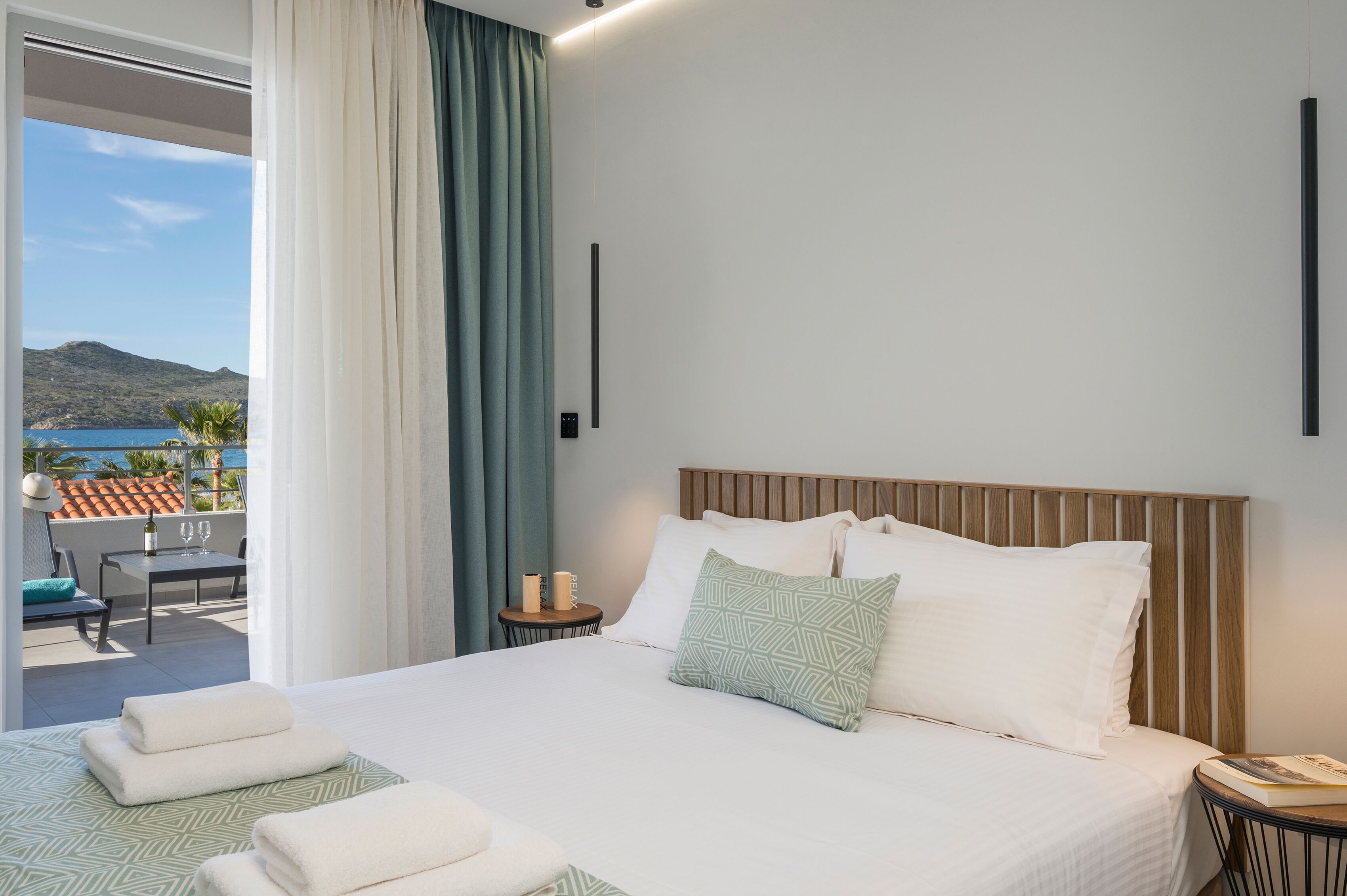 Ostrakon Suites