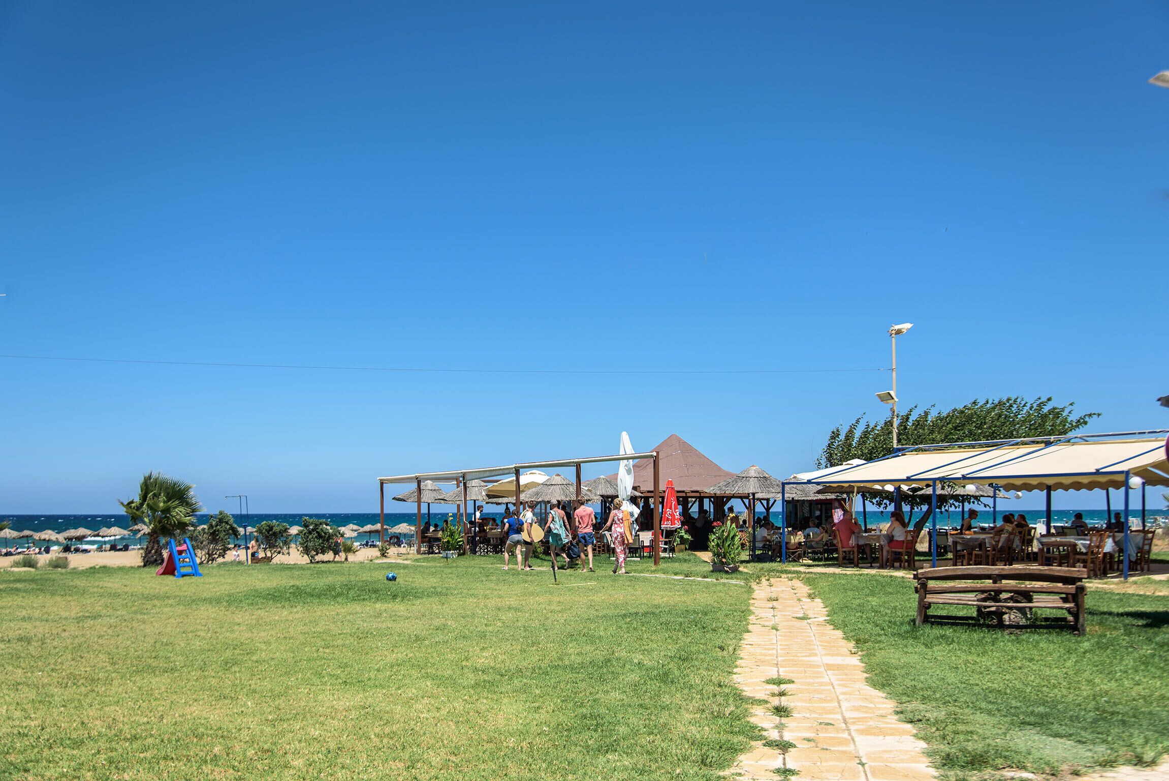 Pinelopi Beach Suites