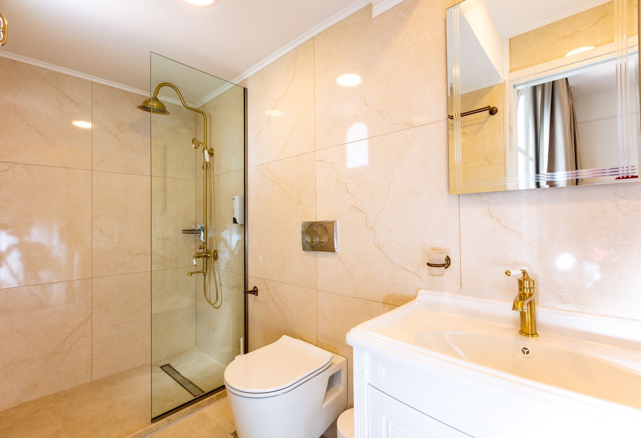 Pinelopi Beach Suites