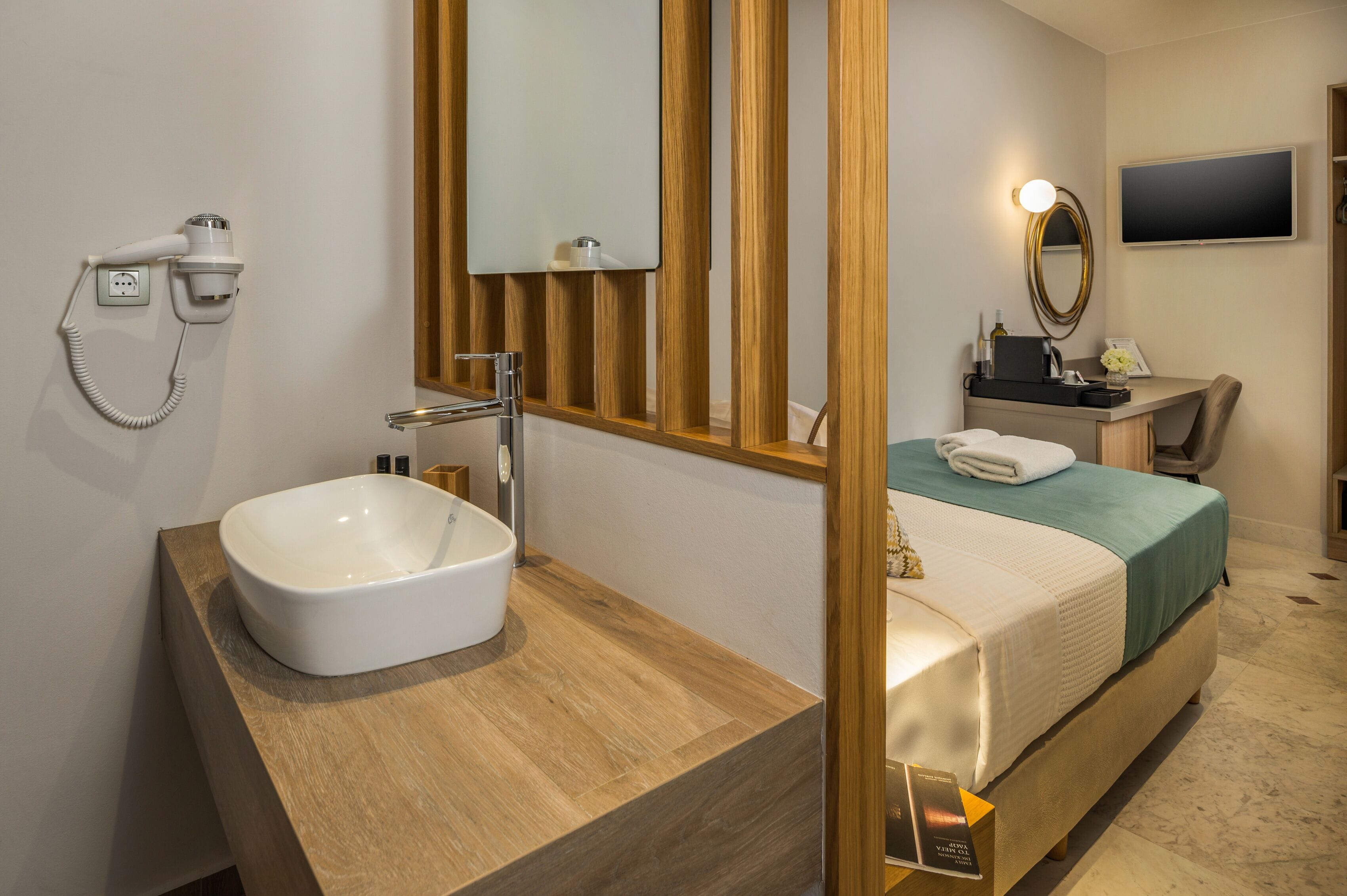 Plaza 1866 Superior City Rooms Chania