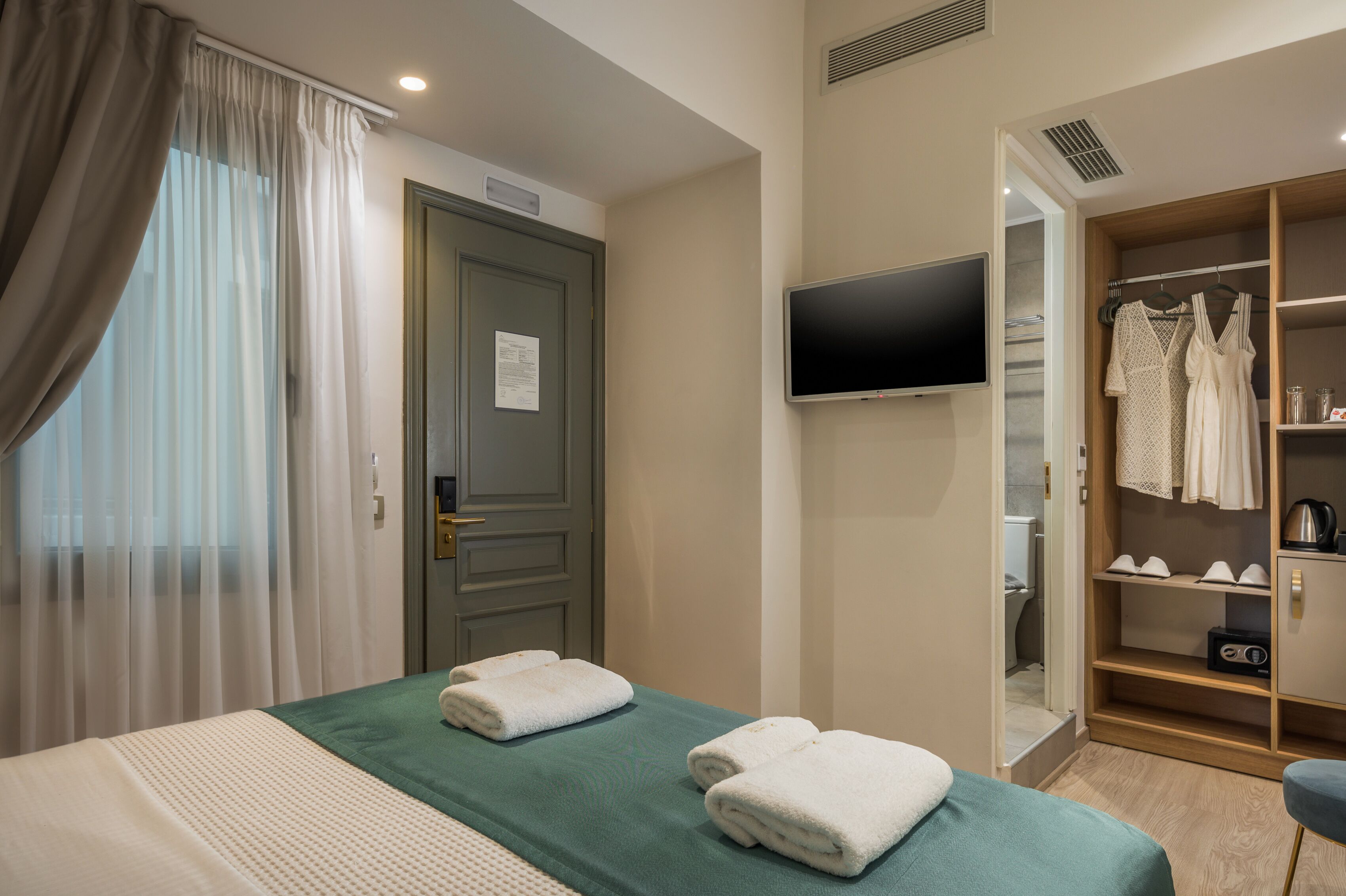 Plaza 1866 Superior City Rooms Chania