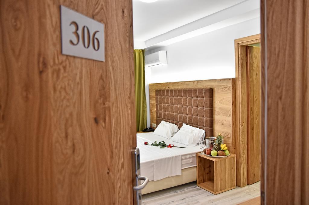 Artemis Hotel Apartments