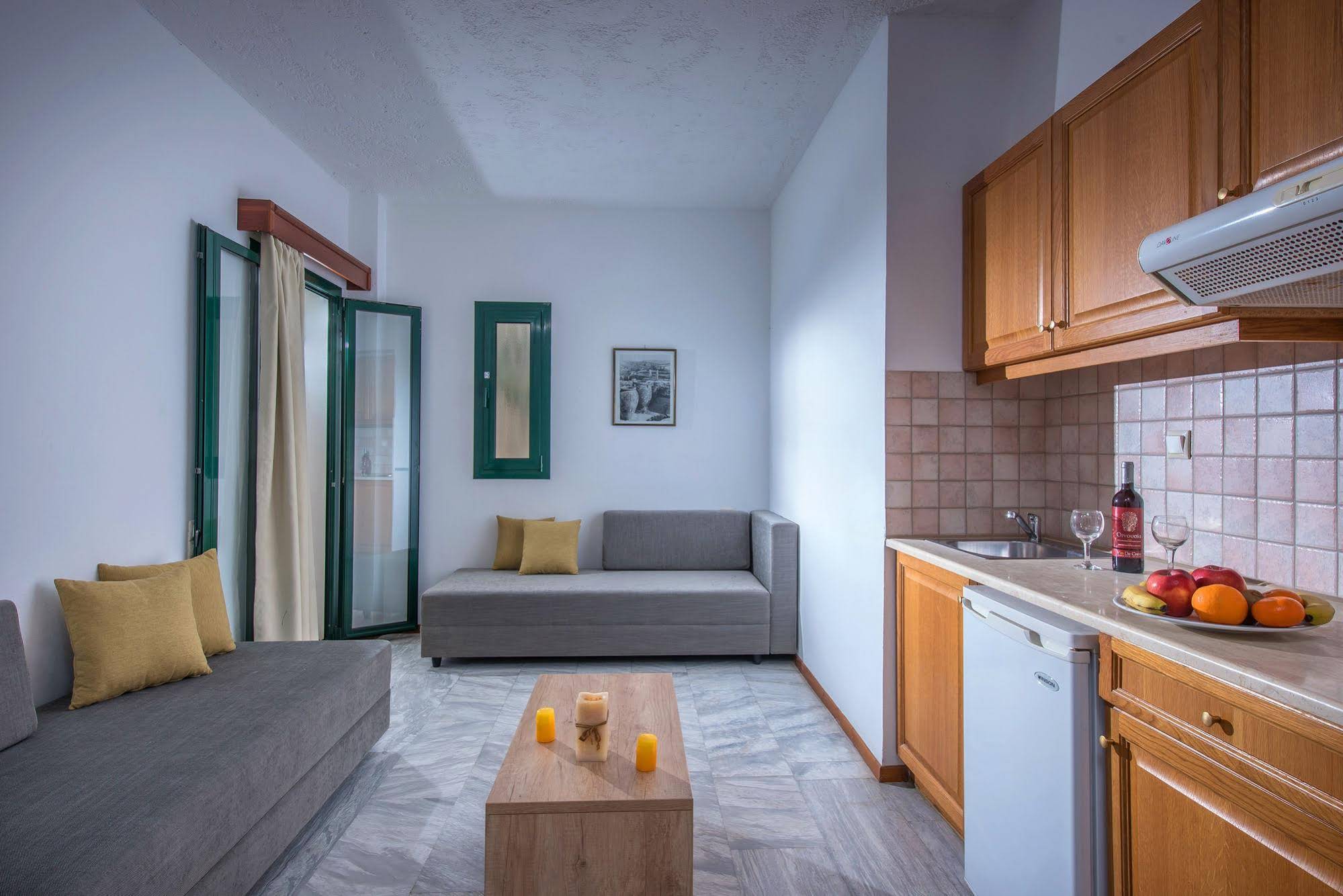 Elmi Suites Beach Hotel