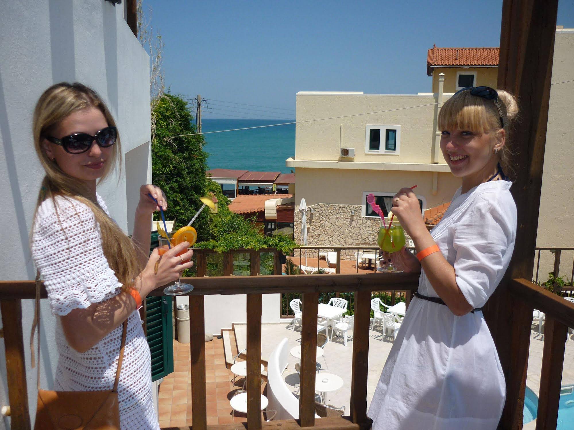 Elmi Suites Beach Hotel