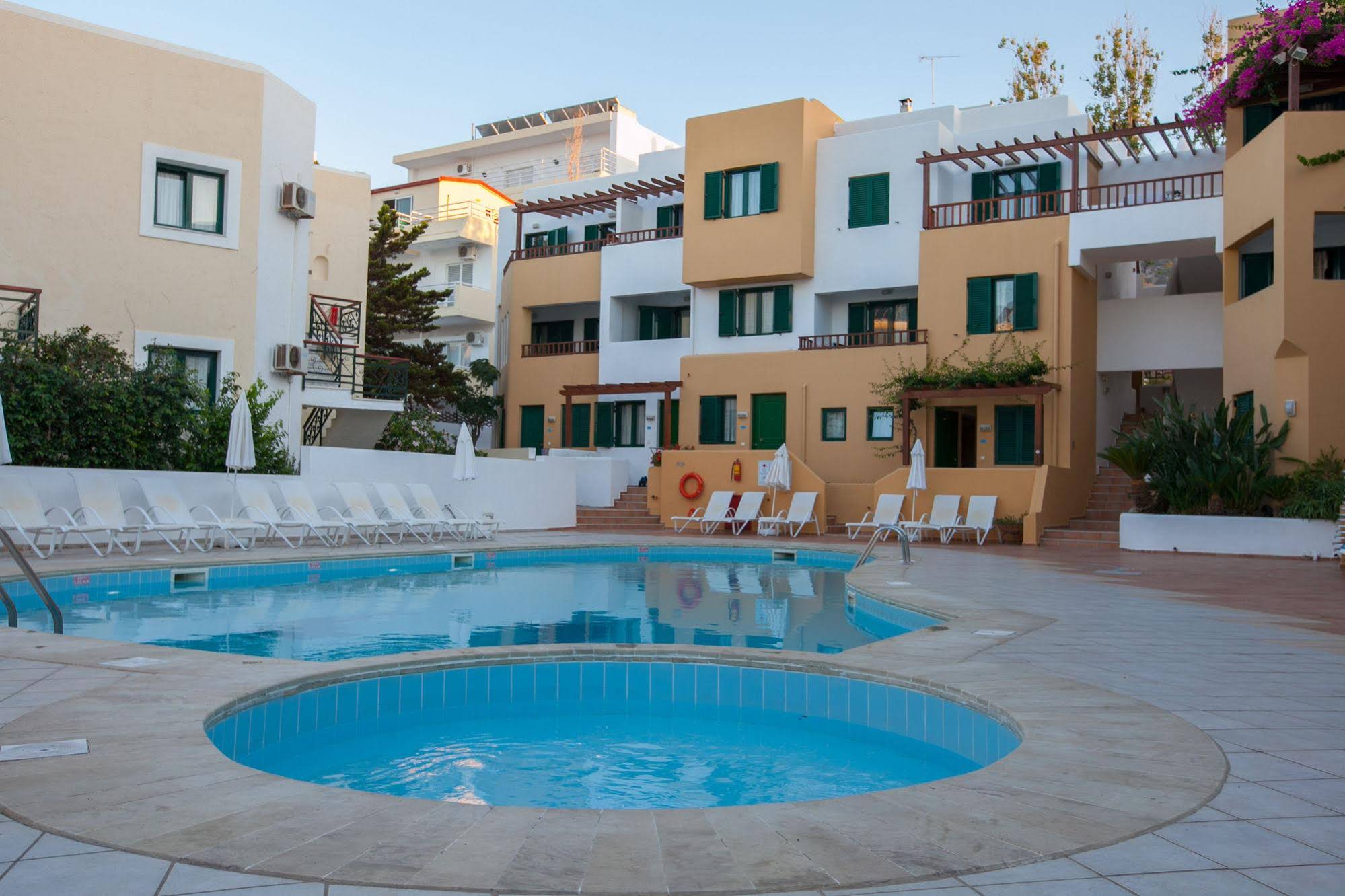 Elmi Suites Beach Hotel