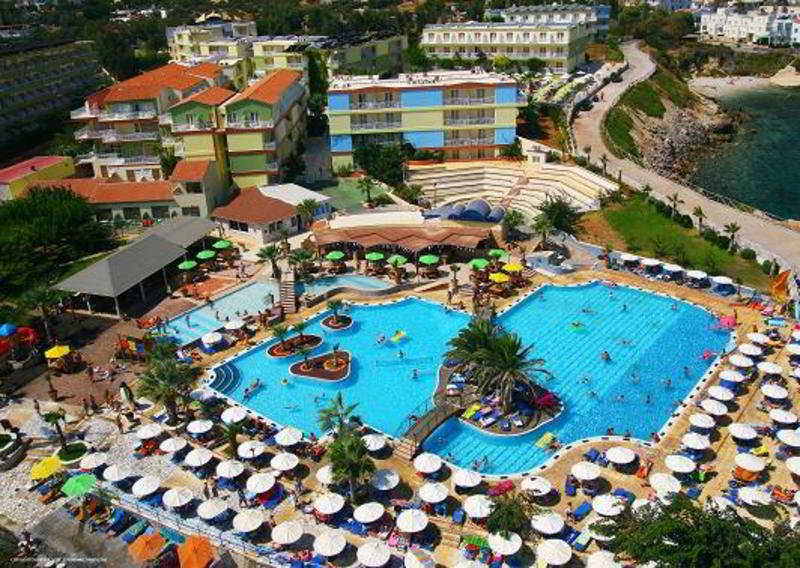 Eri Beach & Village