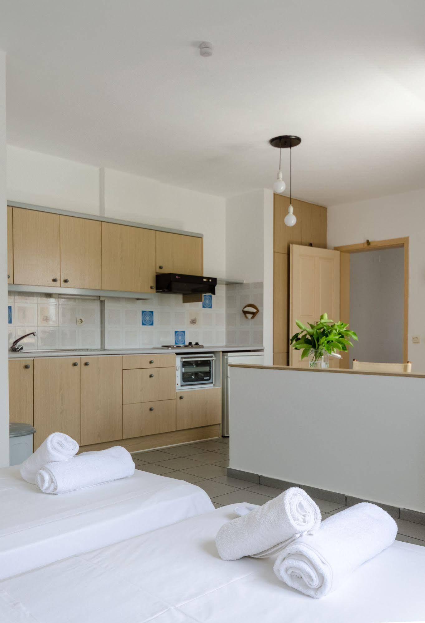 Happiness Apartments