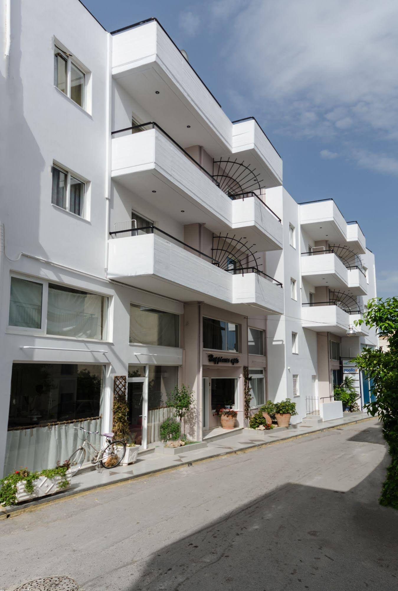Happiness Apartments