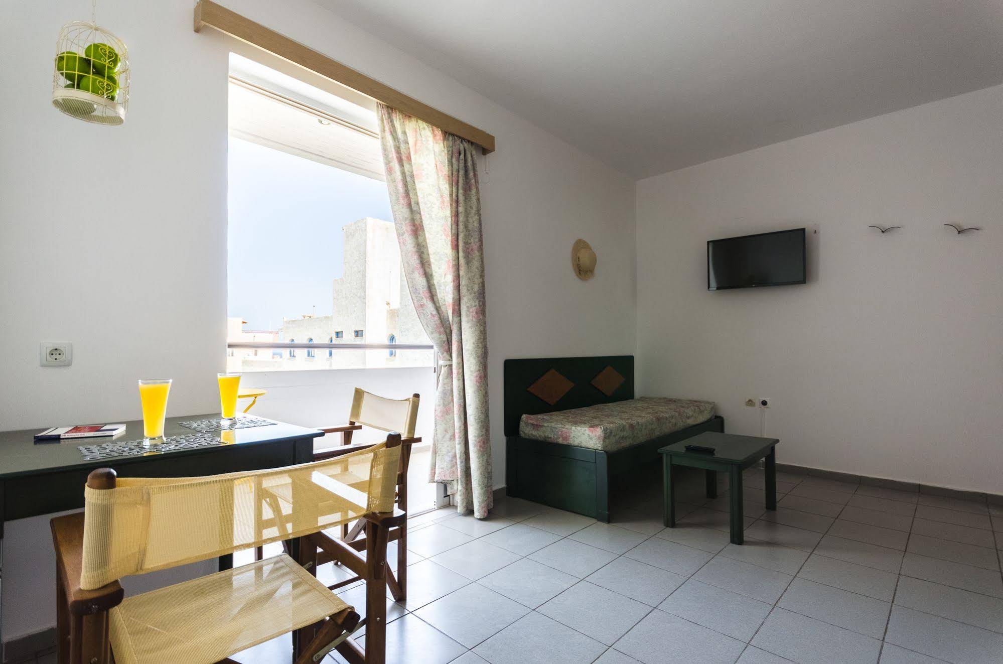 Happiness Apartments