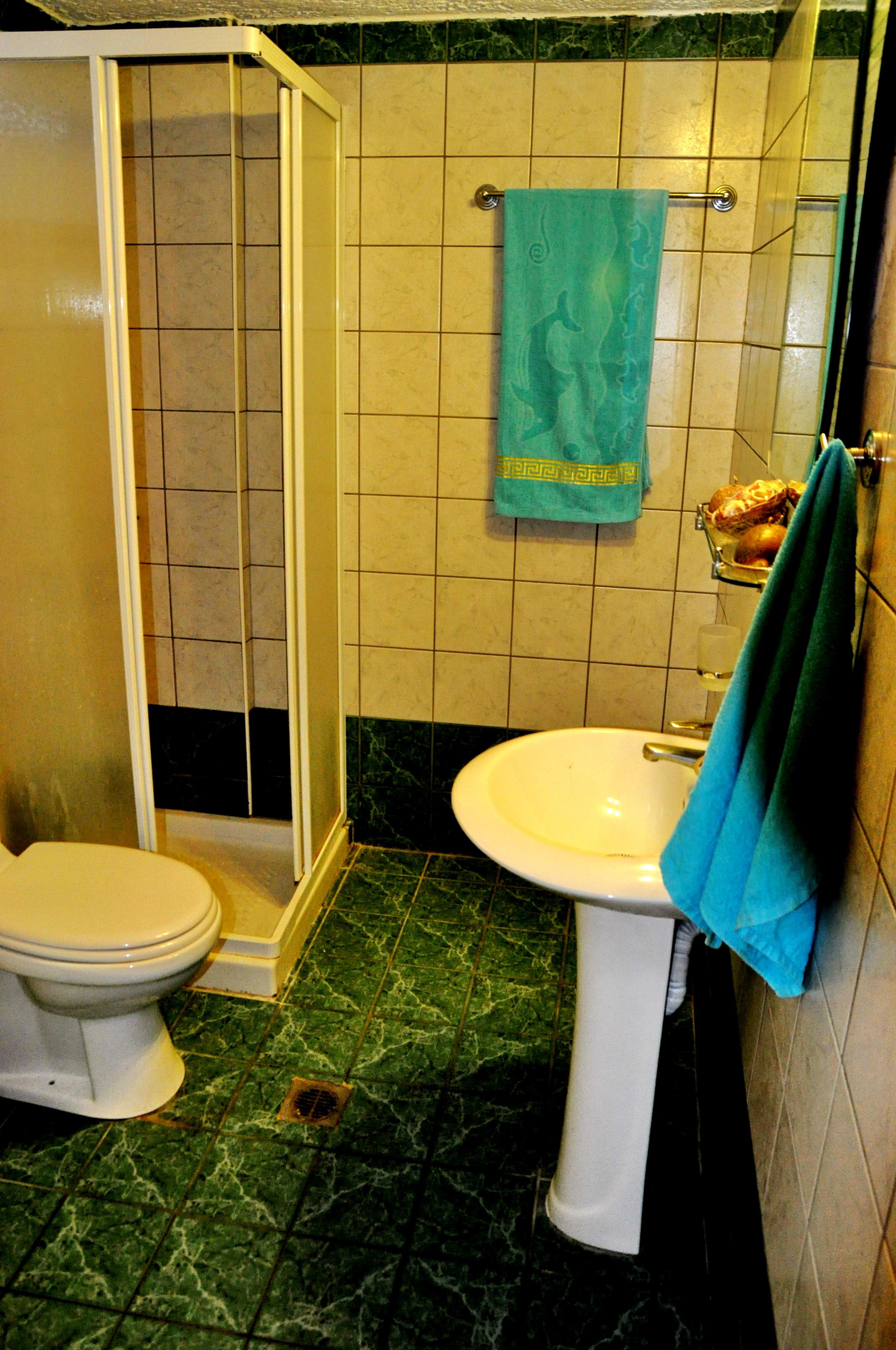 Haris Apartments