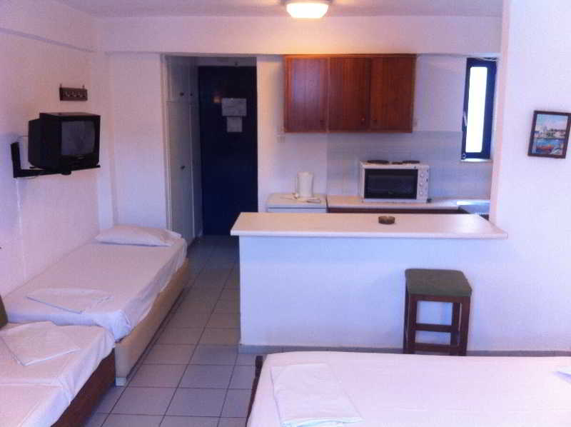 Kassavetis Center - Hotel Studios & Apartments