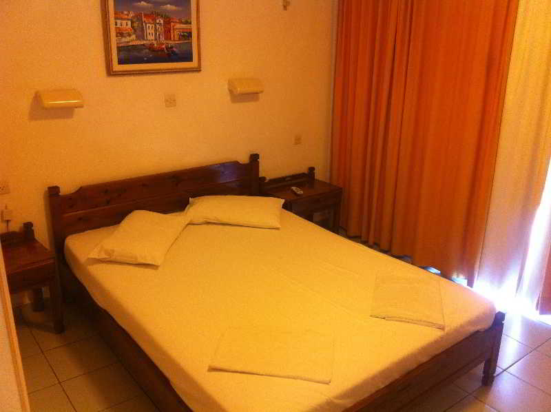 Kassavetis Center - Hotel Studios & Apartments