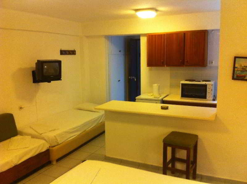 Kassavetis Center - Hotel Studios & Apartments