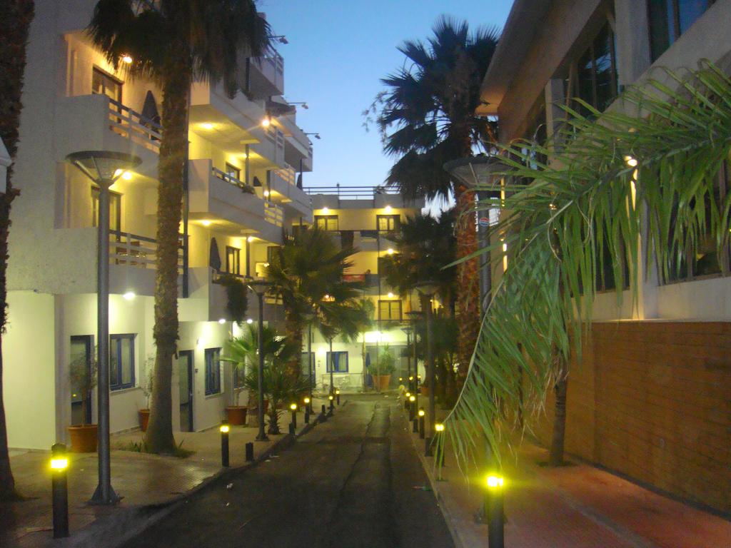 Kassavetis Center - Hotel Studios & Apartments