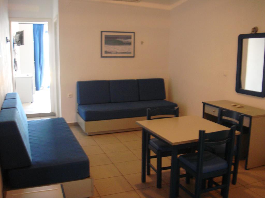 Kassavetis Center - Hotel Studios & Apartments