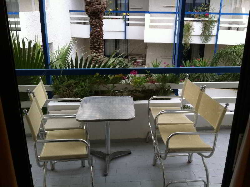 Kassavetis Center - Hotel Studios & Apartments