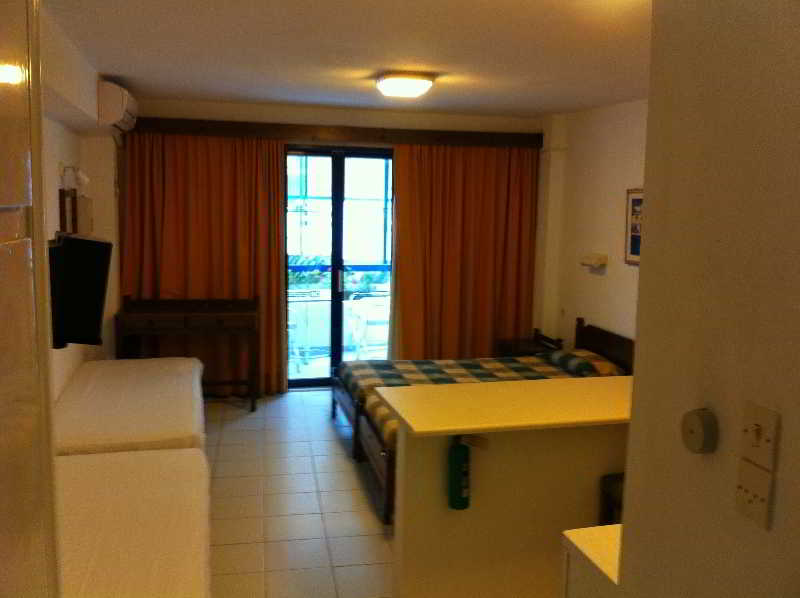Kassavetis Center - Hotel Studios & Apartments