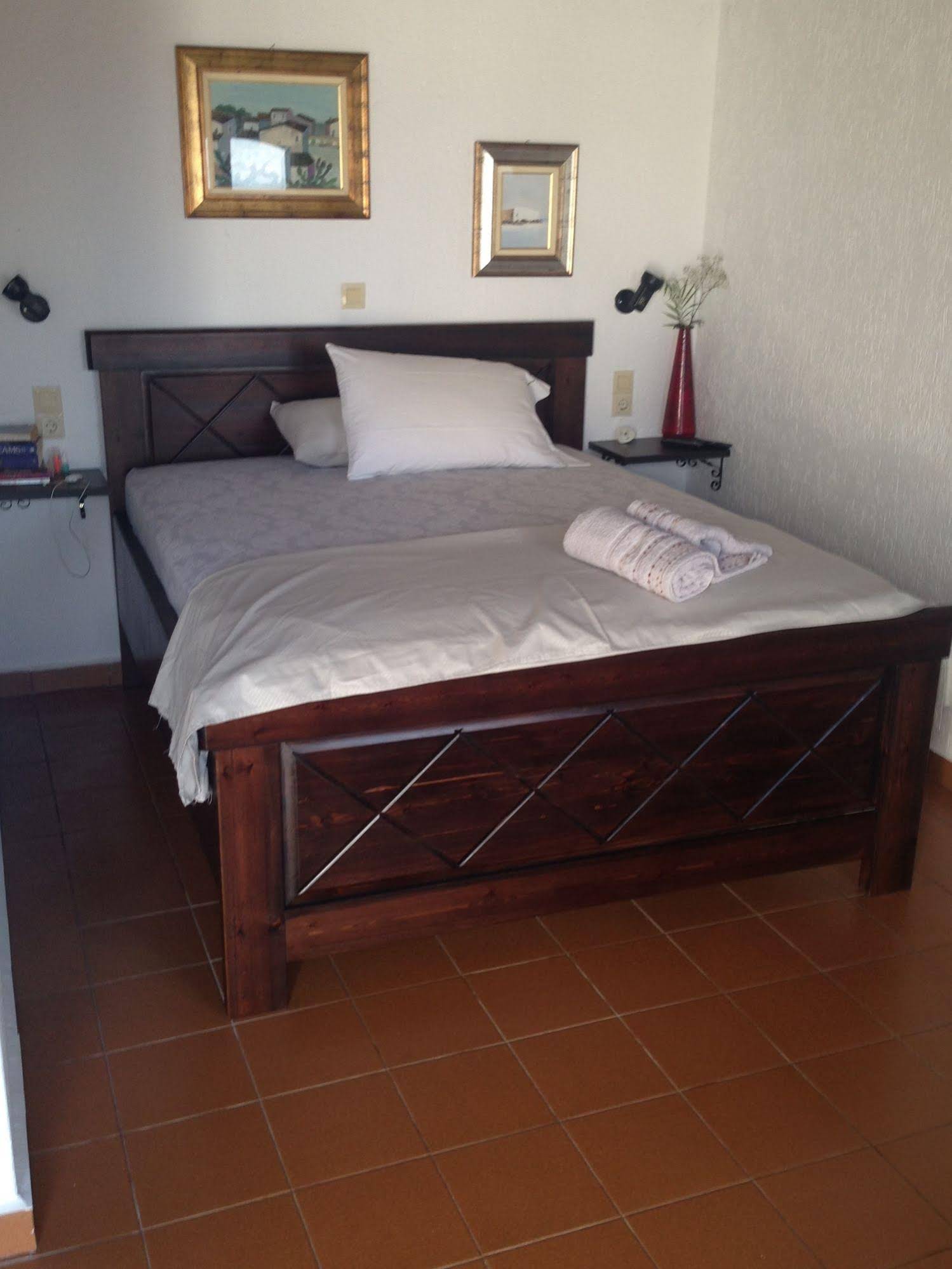 Kostas & Maria Traditional Villa