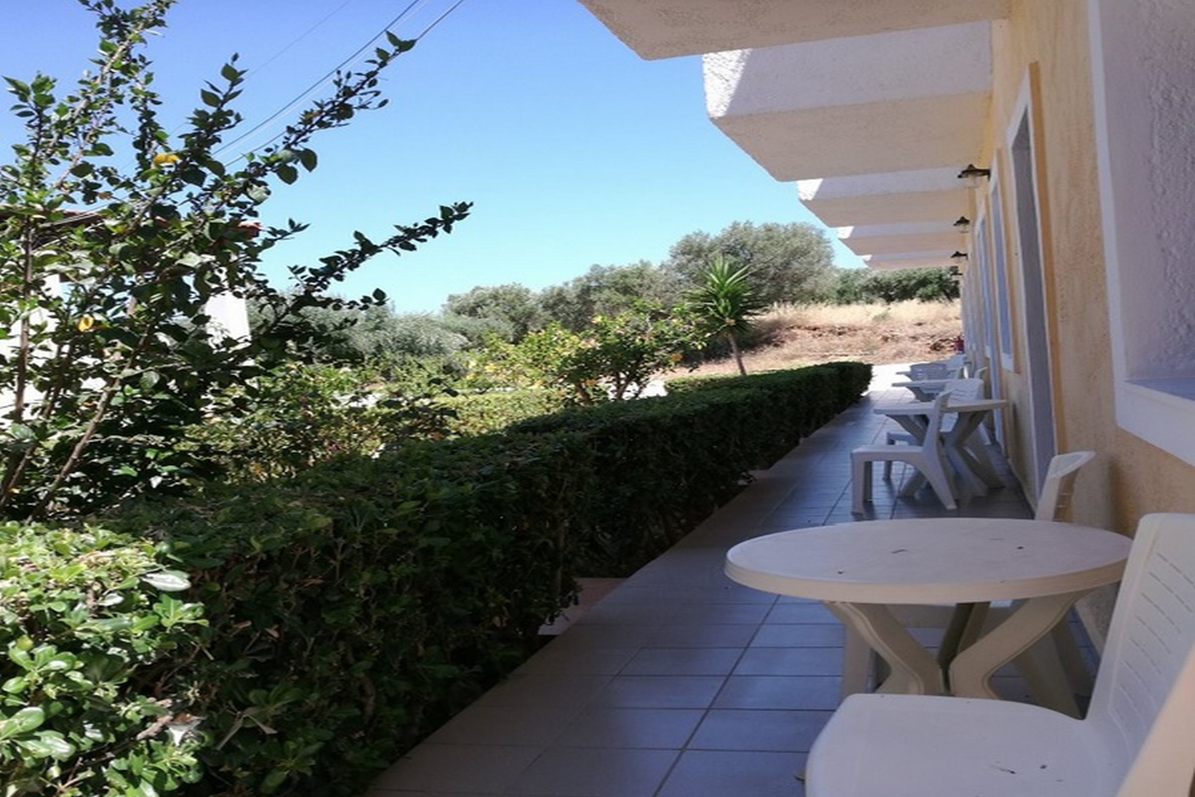 Mareva Apartments
