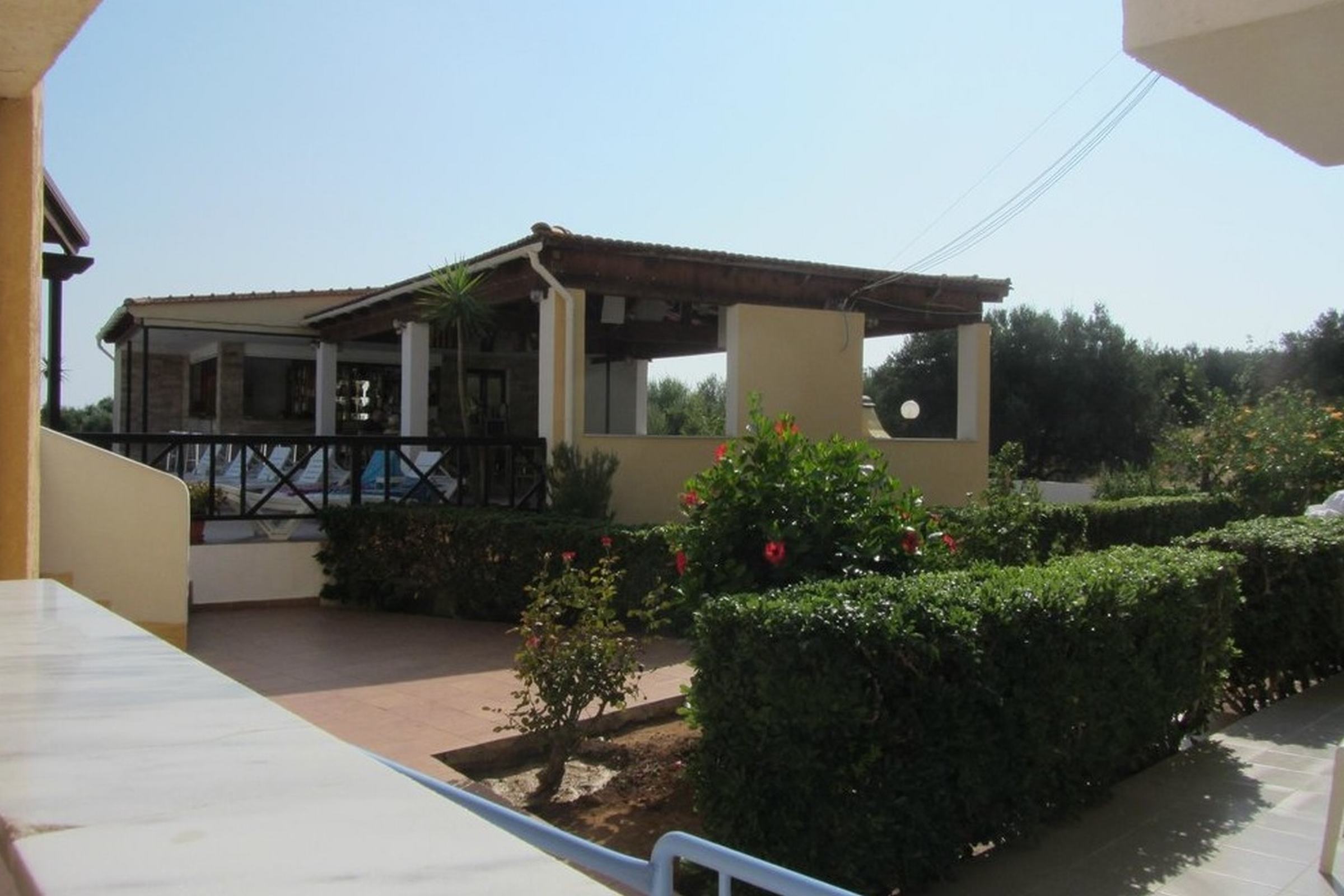 Mareva Apartments