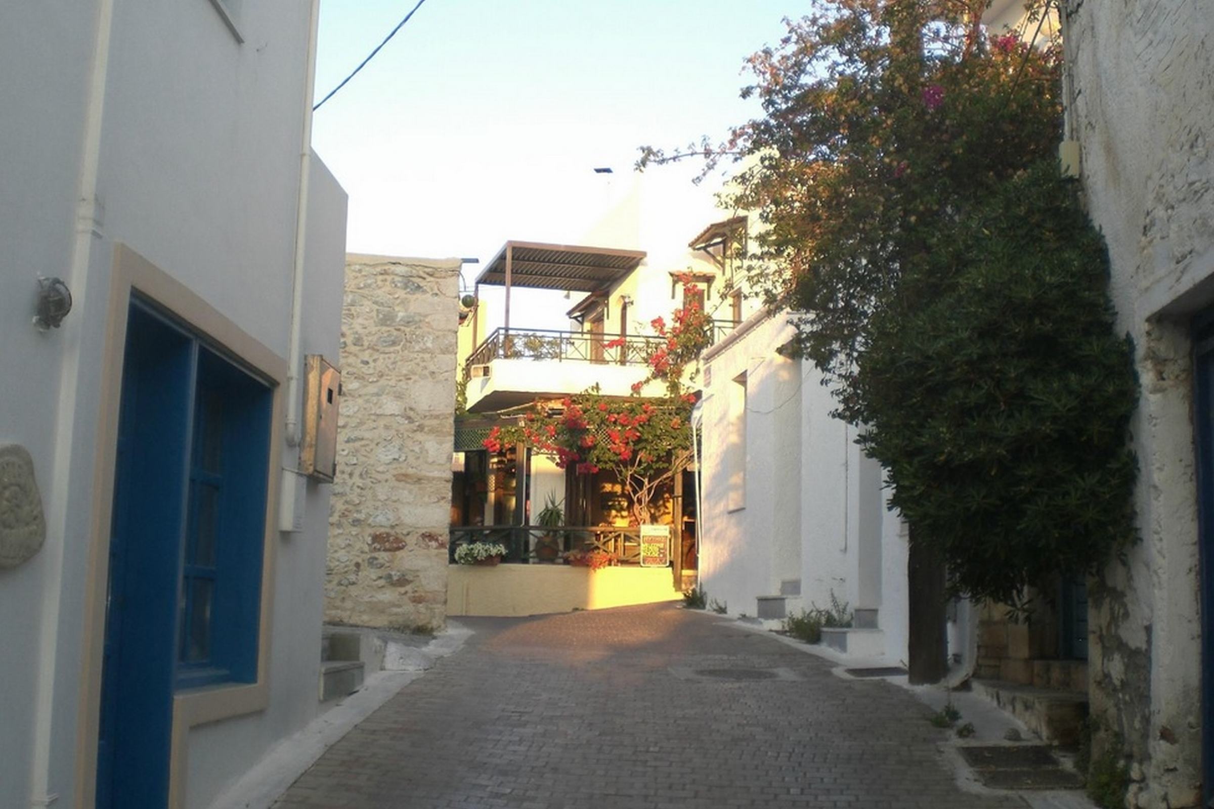 Mareva Apartments