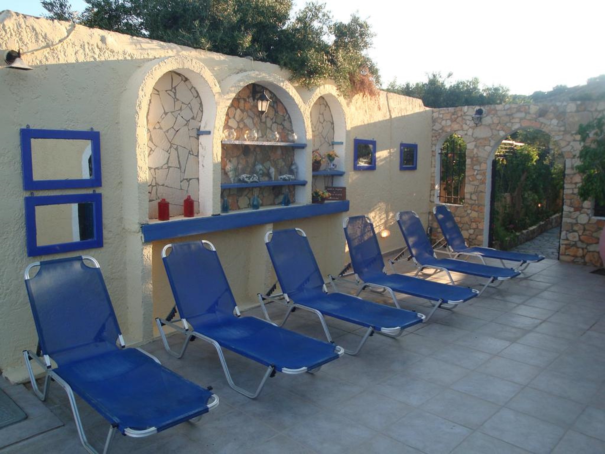 Maria Flora Apartments