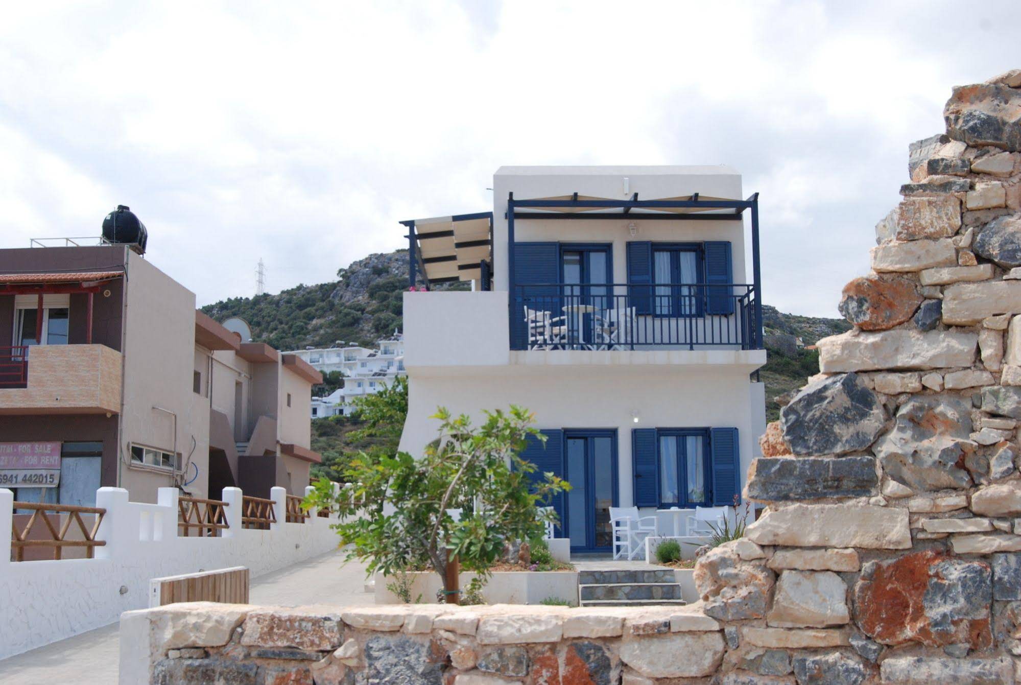 Okirroi Villas