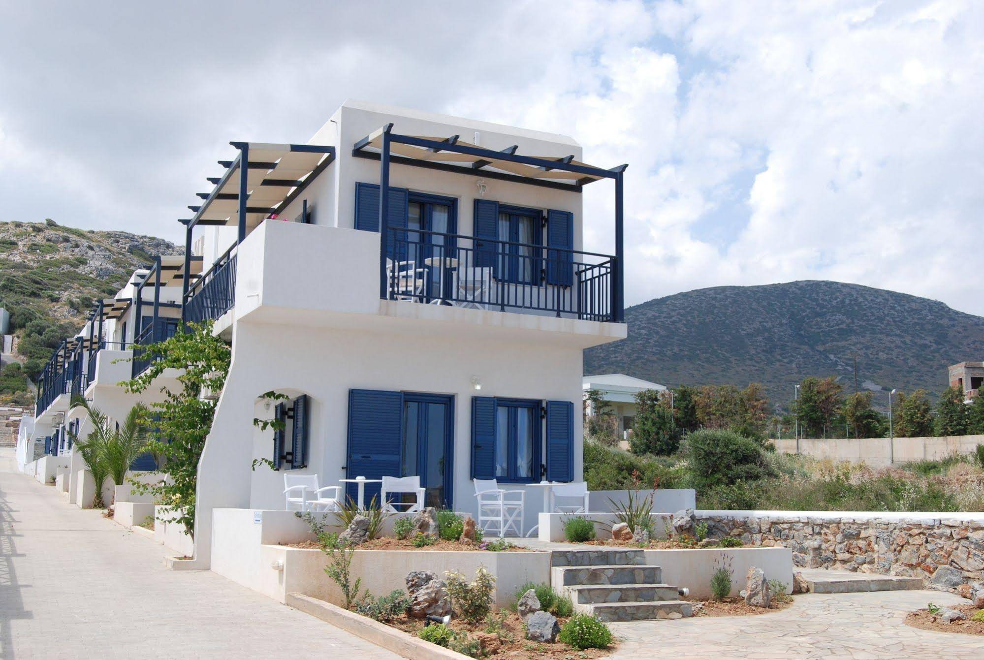 Okirroi Villas