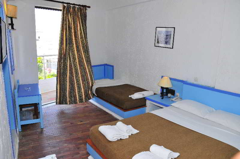 Pollis Hotel