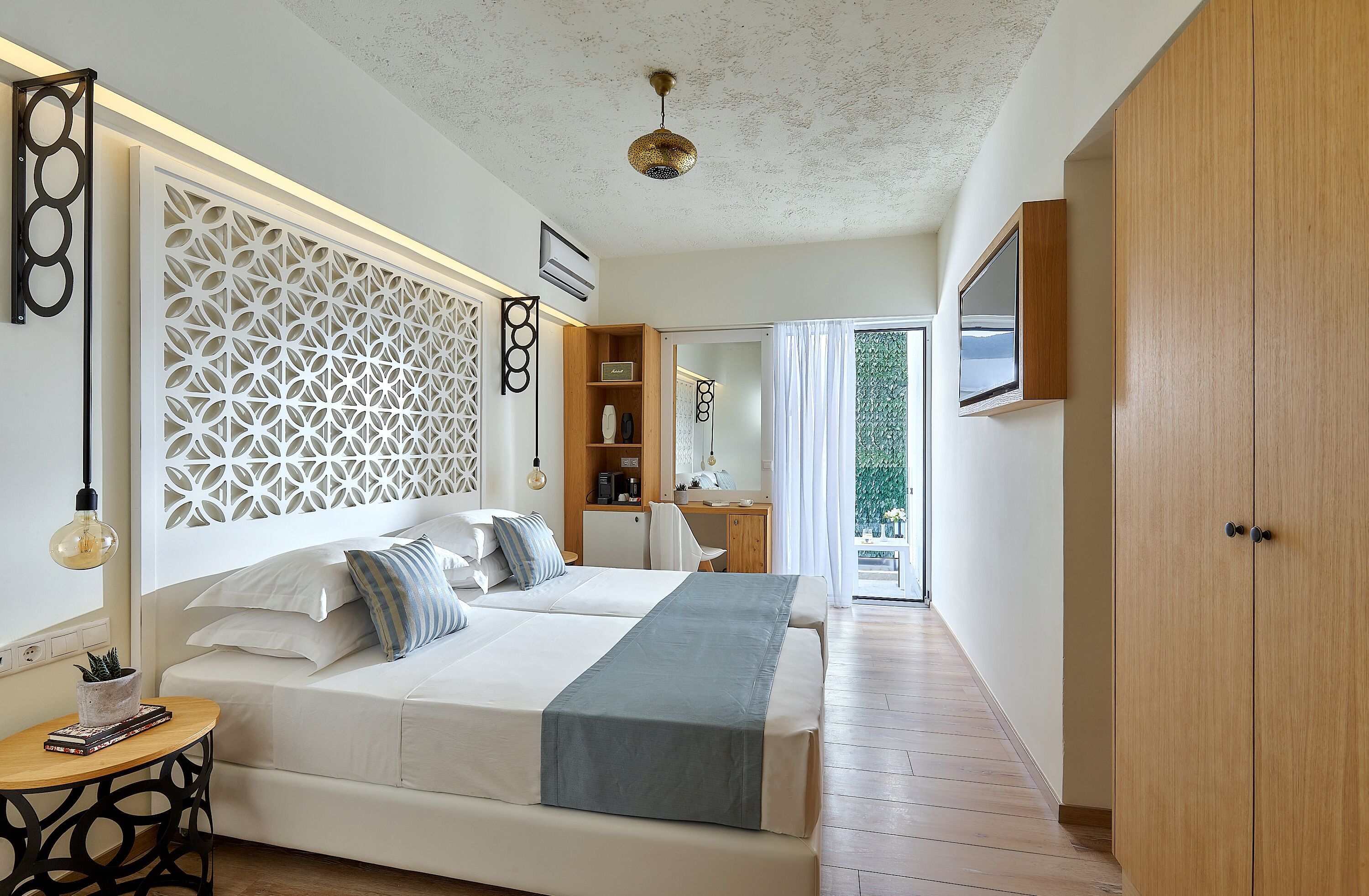 Vasia Boulevard Hotel