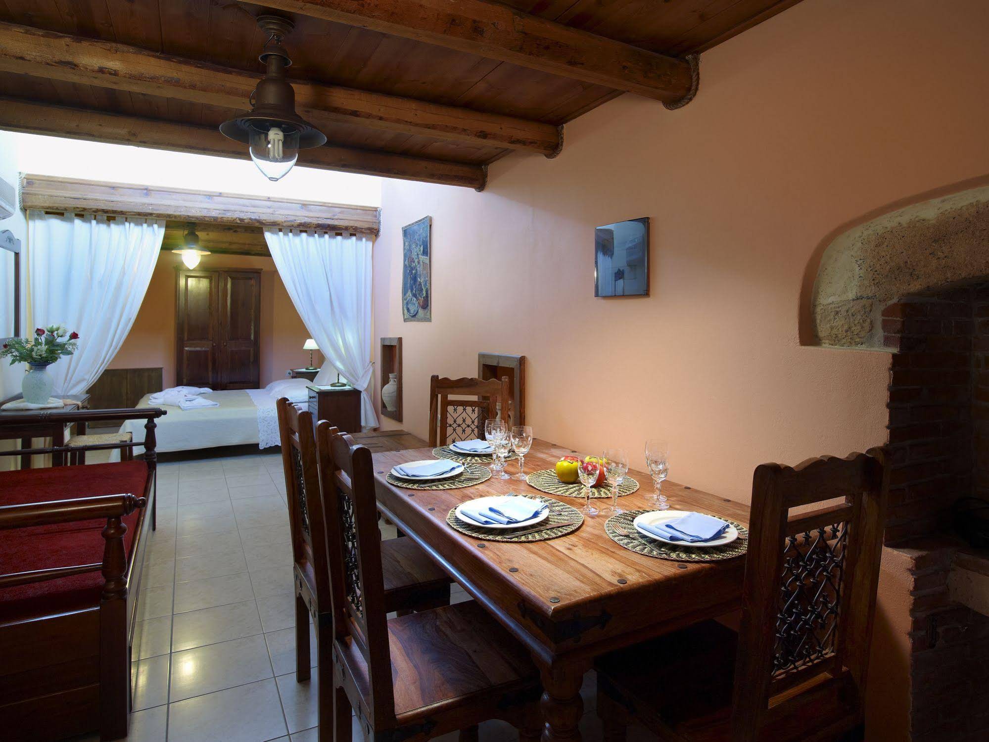 Traditional House Petronikolis