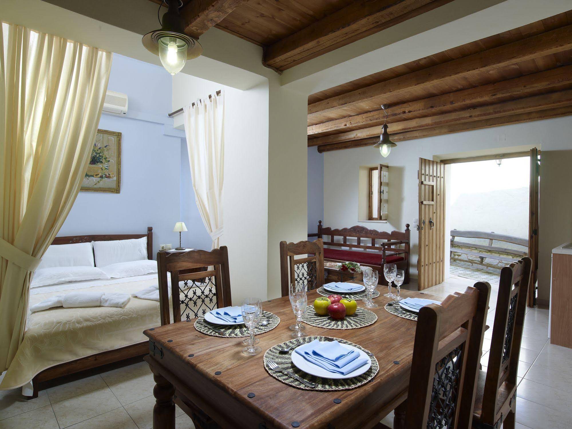 Traditional House Petronikolis