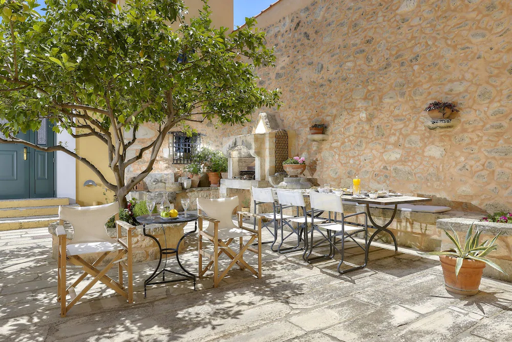 Castello Villa Daphnes