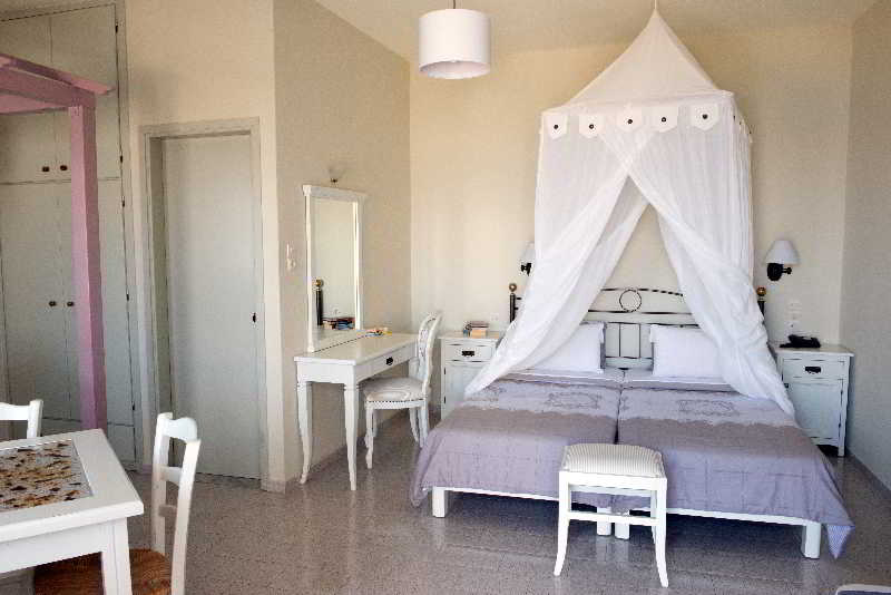 Adrakos Apartments