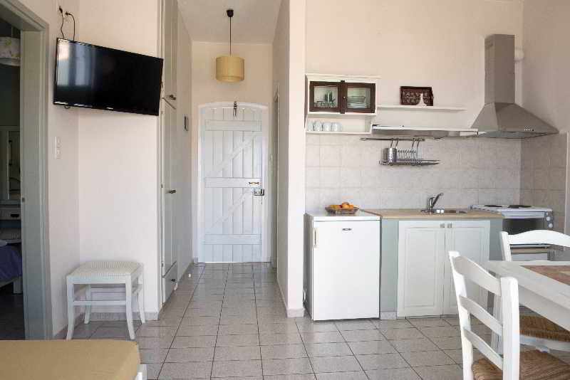 Adrakos Apartments