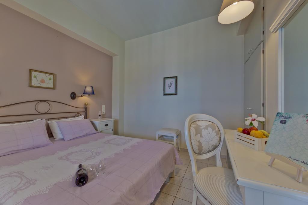 Adrakos Apartments
