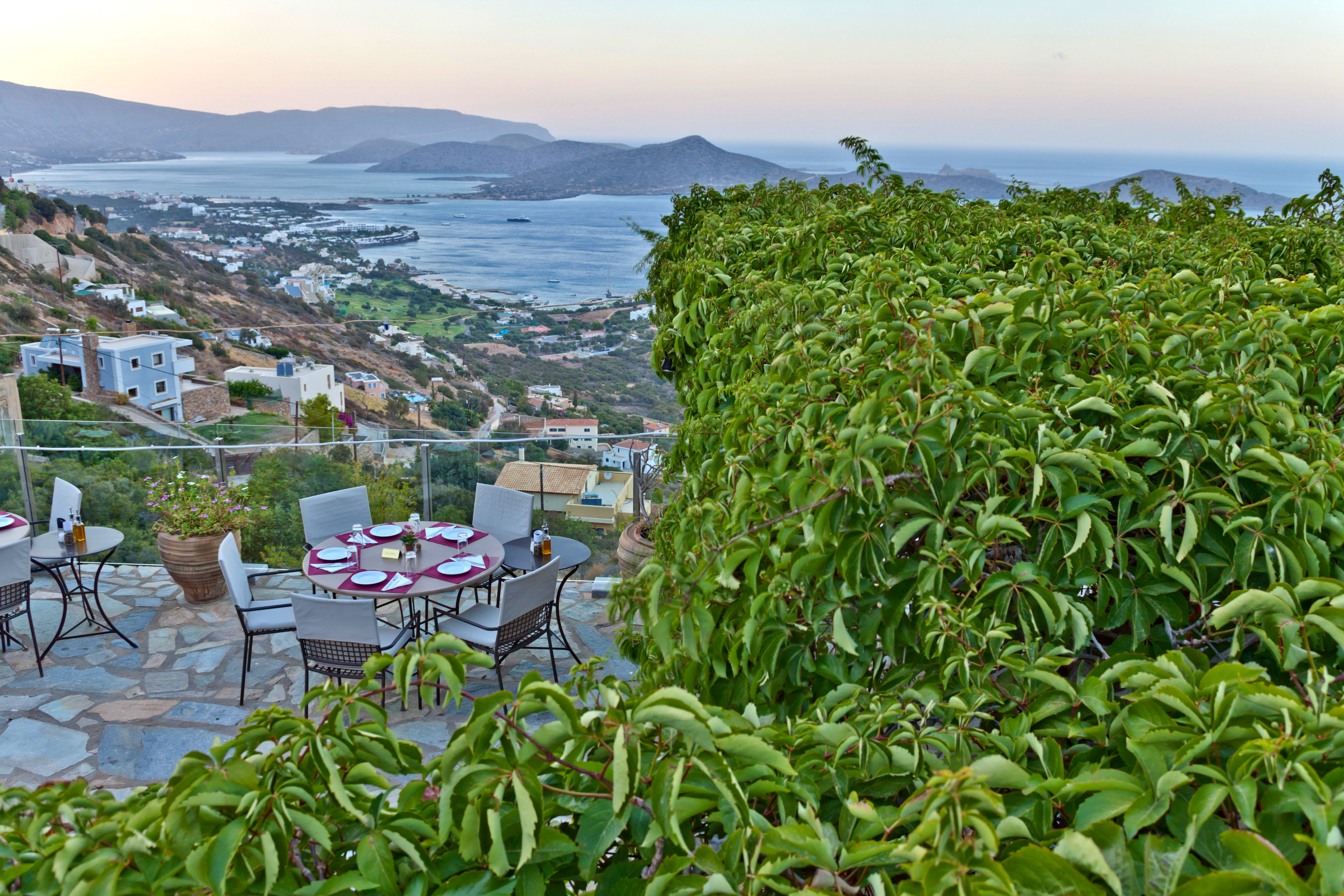 Adrakos Apartments