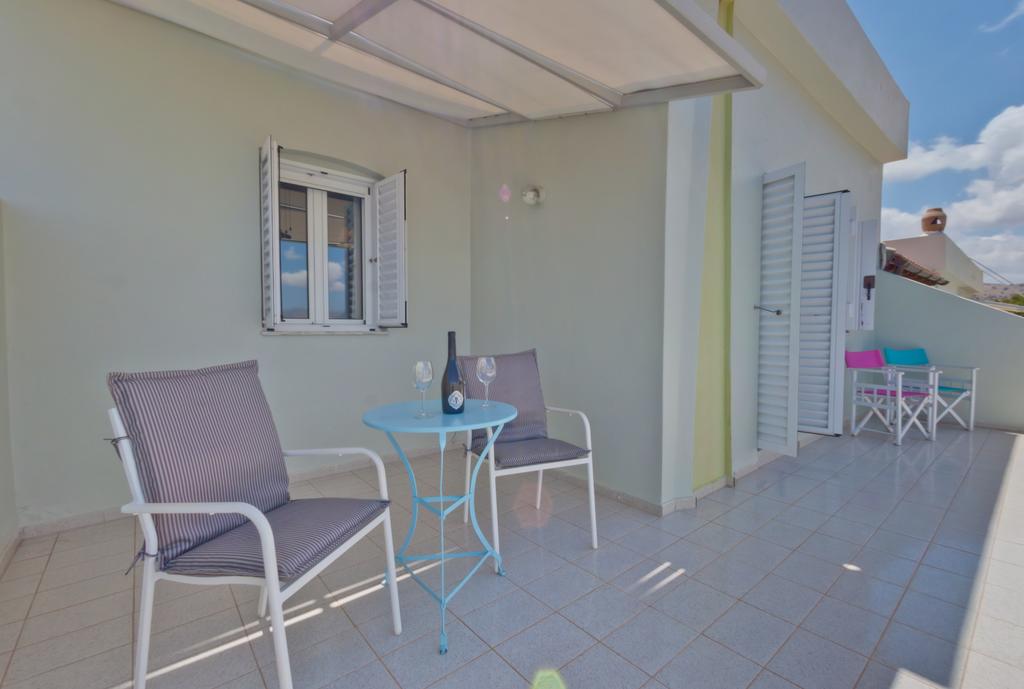 Adrakos Apartments